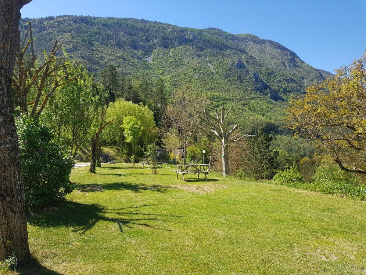 Camping Calme Et Nature Castellane Dış mekan fotoğraf
