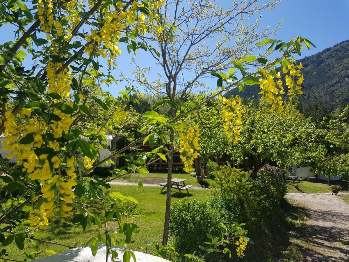 Camping Calme Et Nature Castellane Dış mekan fotoğraf
