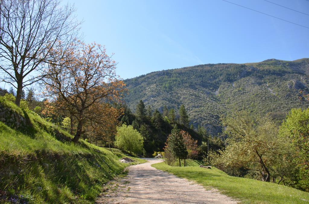 Camping Calme Et Nature Castellane Dış mekan fotoğraf