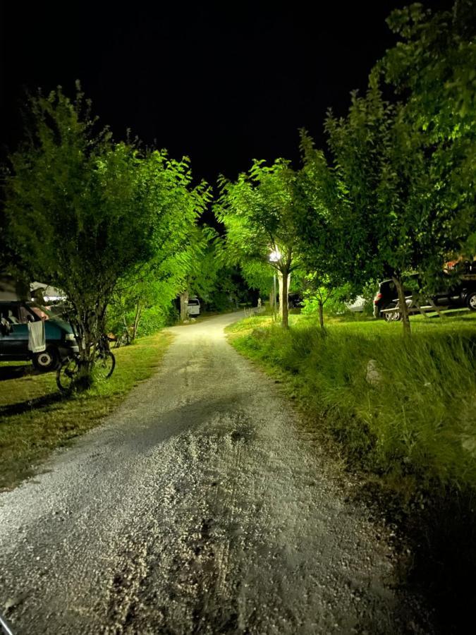 Camping Calme Et Nature Castellane Dış mekan fotoğraf